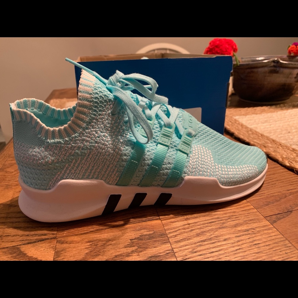 NWT Adidas sneakers! Size 7.5